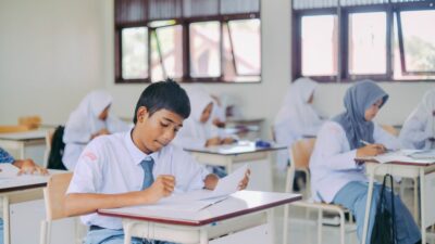 ASN Kini Bisa Fleksibel Antar Anak di Hari Pertama Sekolah, Simak Aturan Terbarunya